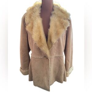 Beige vintage suede coat with faux fur trim